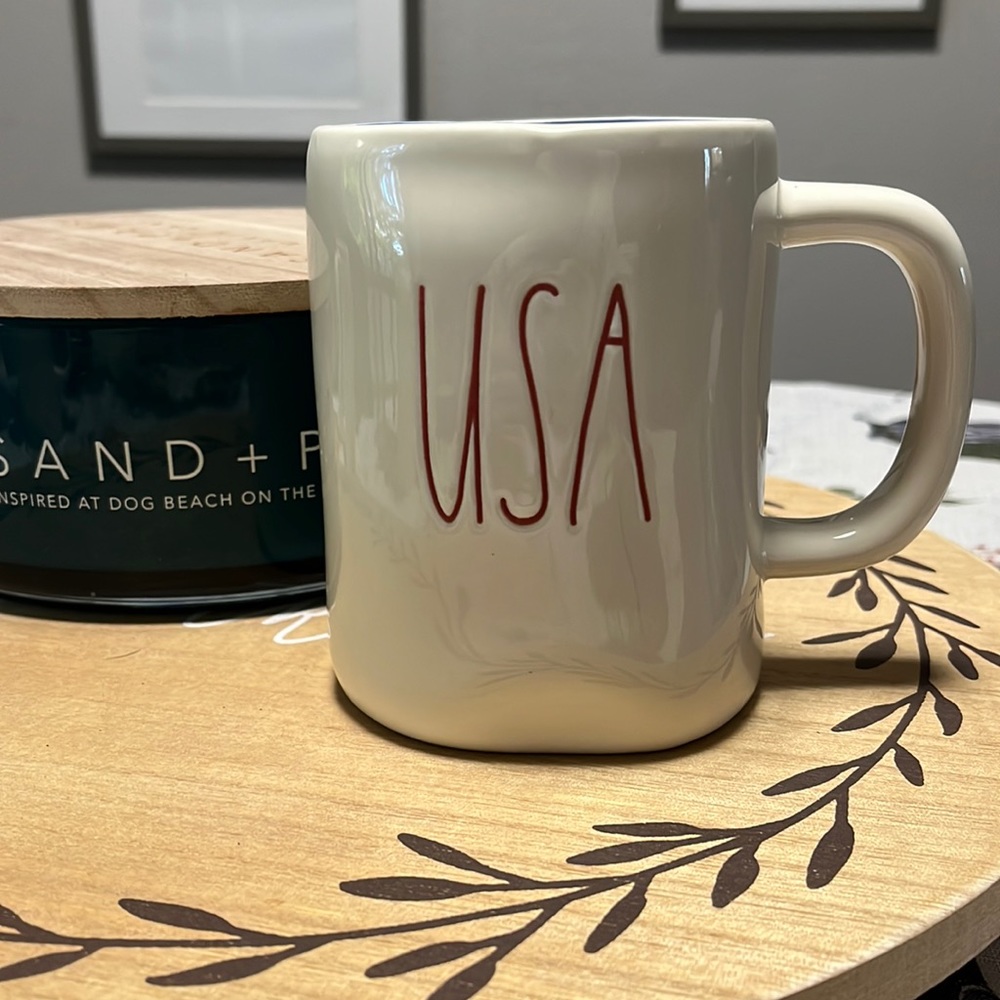 USA 🇺🇸 Rae Dunn mug